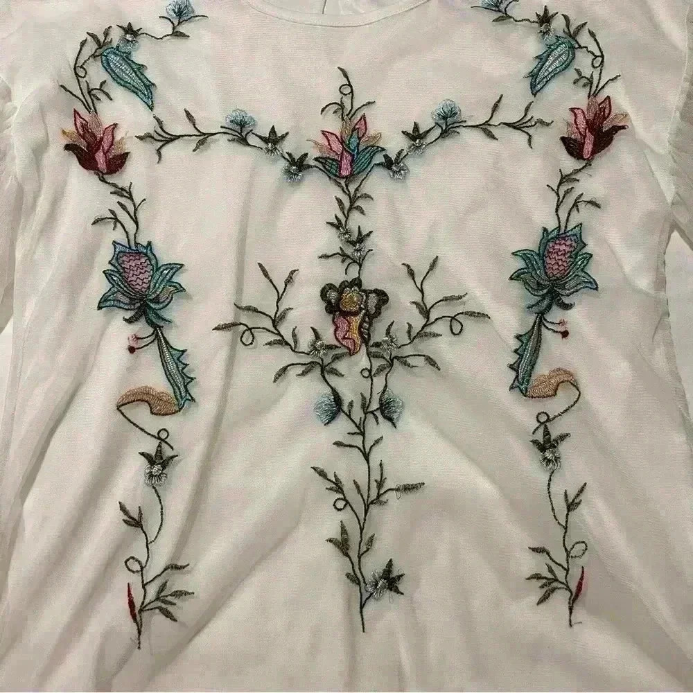 Life Style Top Womens Small Petite Ivory Floral Embroidered Shirt S Sheer - Picture 4 of 7
